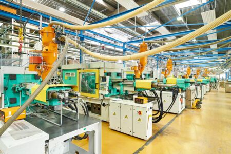Unmanned injection molding production line